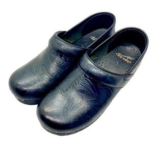 Dansko Professional Black Tooled Leather Clog Shoes Size EU 37 US 7 Slip On